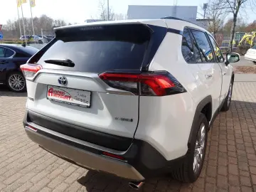 TOYOTA RAV 4 2.5 Hybrid Lounge Allrad 5J Garantie