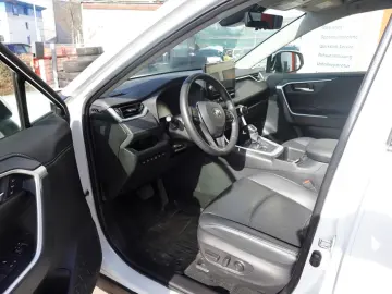 TOYOTA RAV 4 2.5 Hybrid Lounge Allrad 5J Garantie
