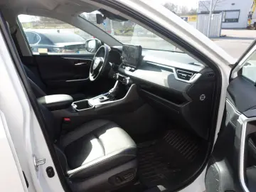 TOYOTA RAV 4 2.5 Hybrid Lounge Allrad 5J Garantie