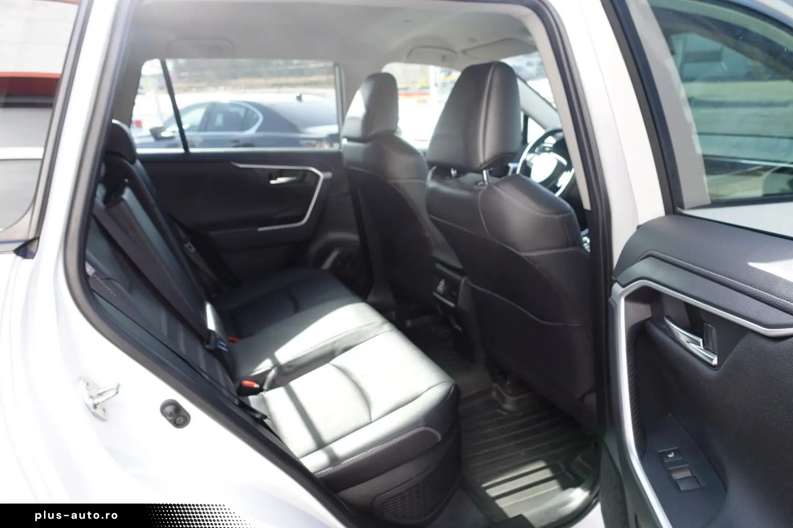 TOYOTA RAV 4 2.5 Hybrid Lounge Allrad 5J Garantie