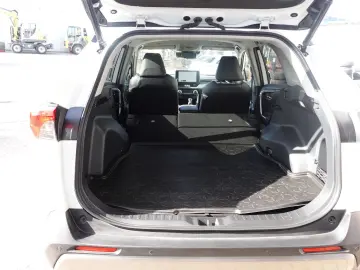 TOYOTA RAV 4 2.5 Hybrid Lounge Allrad 5J Garantie
