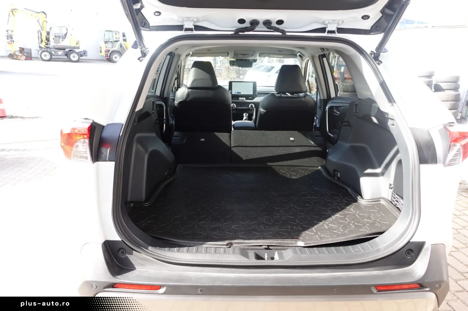 TOYOTA RAV 4 2.5 Hybrid Lounge Allrad 5J Garantie