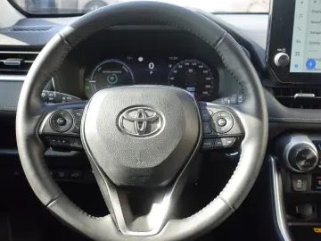 TOYOTA RAV 4 2.5 Hybrid Lounge Allrad 5J Garantie