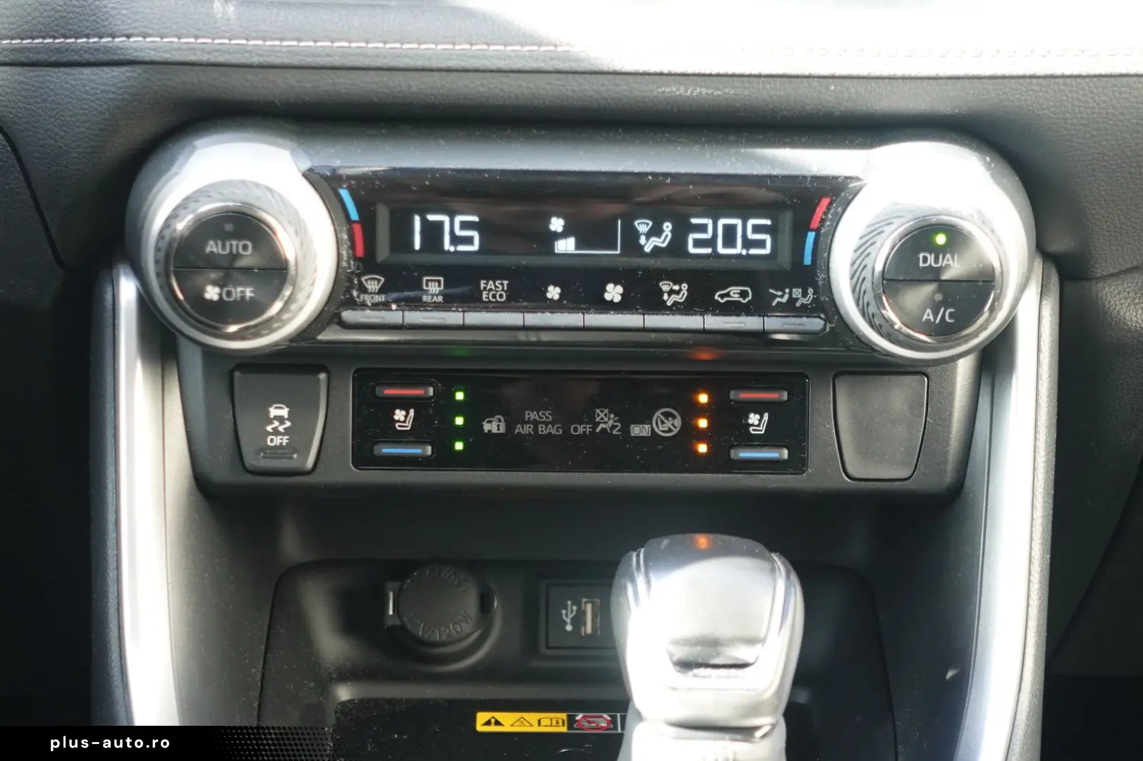 TOYOTA RAV 4 2.5 Hybrid Lounge Allrad 5J Garantie