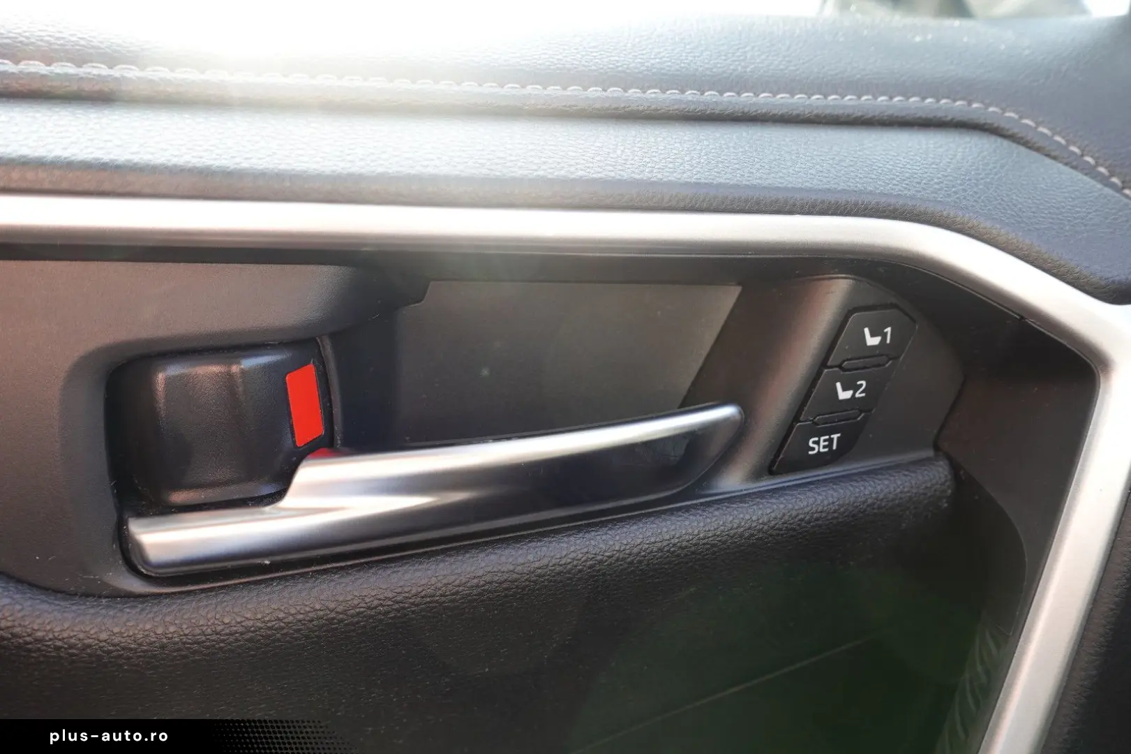 TOYOTA RAV 4 2.5 Hybrid Lounge Allrad 5J Garantie