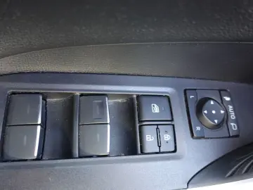 TOYOTA RAV 4 2.5 Hybrid Lounge Allrad 5J Garantie