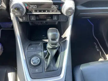 TOYOTA RAV 4 Hybrid 4x4 Style Selection Navi Soundsyste