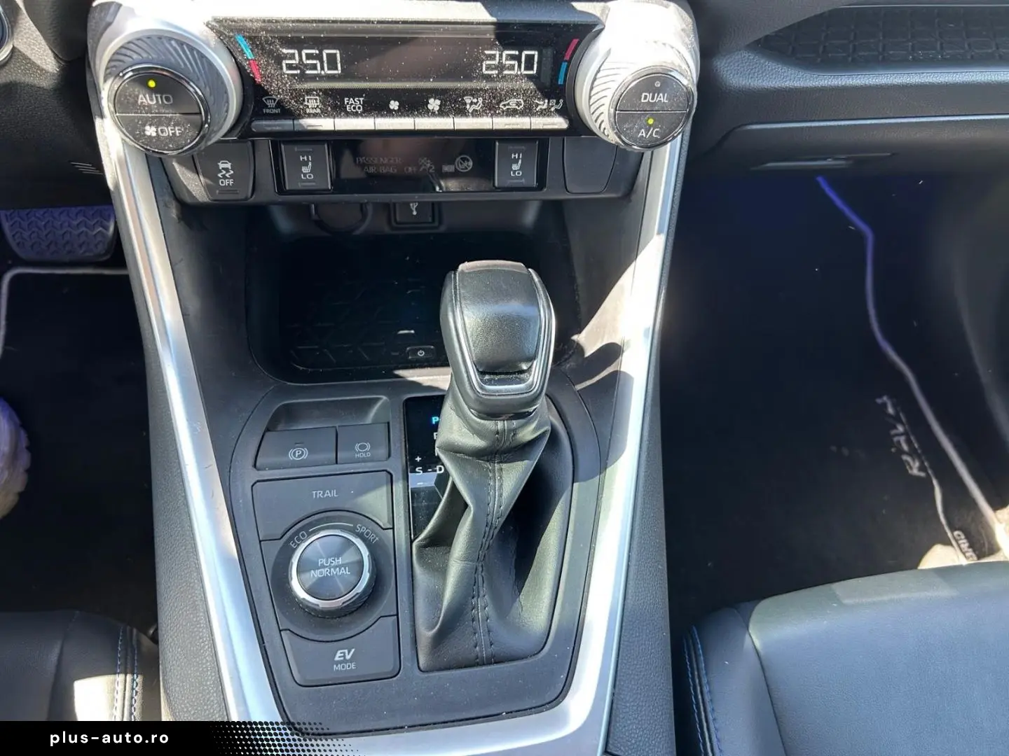 TOYOTA RAV 4 Hybrid 4x4 Style Selection Navi Soundsyste