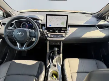 TOYOTA Corolla Cross 2.0 Hybrid AWD Lounge  Pano 360 JB