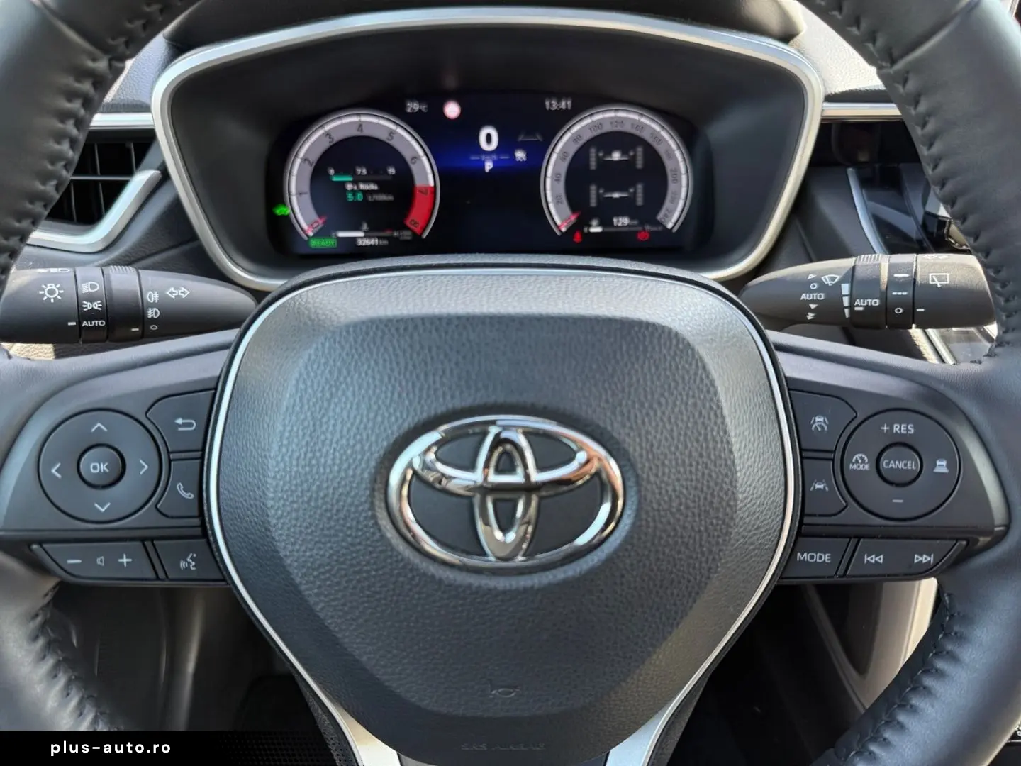 TOYOTA Corolla Cross 2.0 Hybrid AWD Lounge  Pano 360 JB
