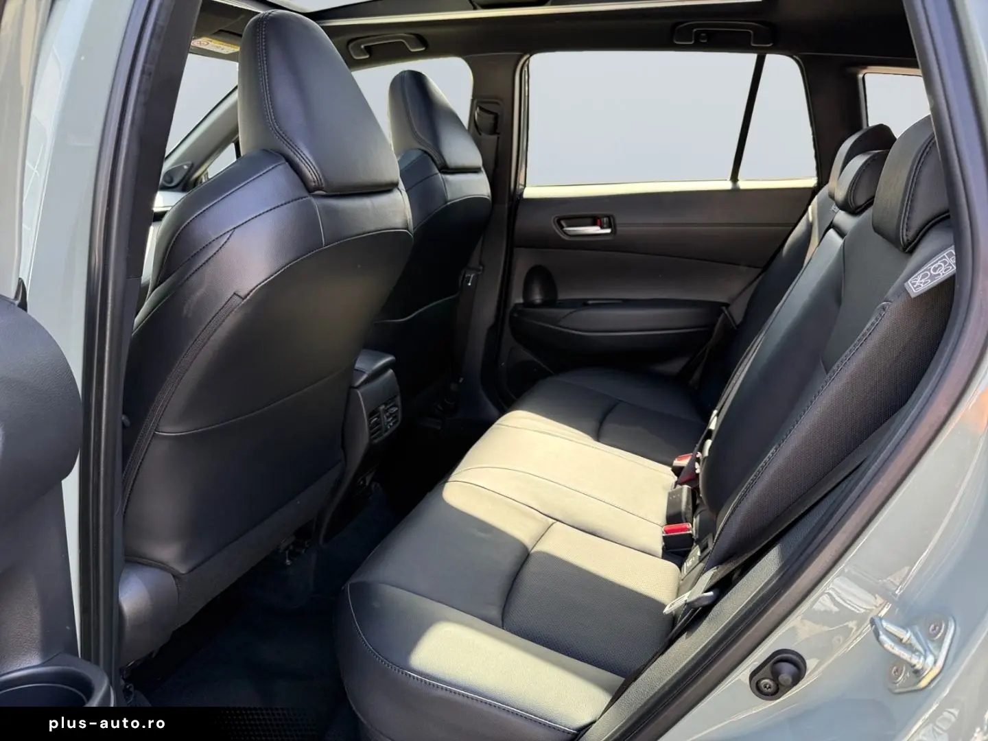 TOYOTA Corolla Cross 2.0 Hybrid AWD Lounge  Pano 360 JB
