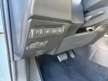 TOYOTA Corolla Cross 2.0 Hybrid AWD Lounge  Pano 360 JB