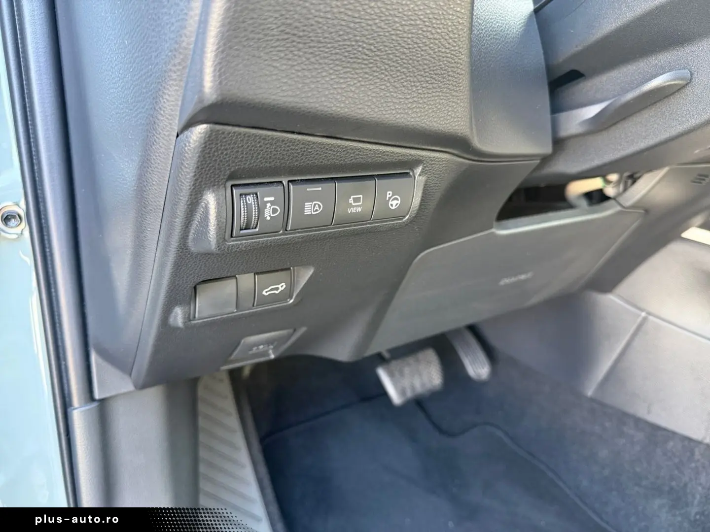 TOYOTA Corolla Cross 2.0 Hybrid AWD Lounge  Pano 360 JB