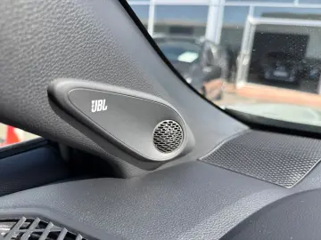 TOYOTA Corolla Cross 2.0 Hybrid AWD Lounge  Pano 360 JB