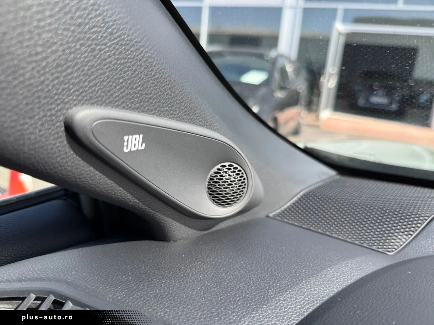 TOYOTA Corolla Cross 2.0 Hybrid AWD Lounge  Pano 360 JB