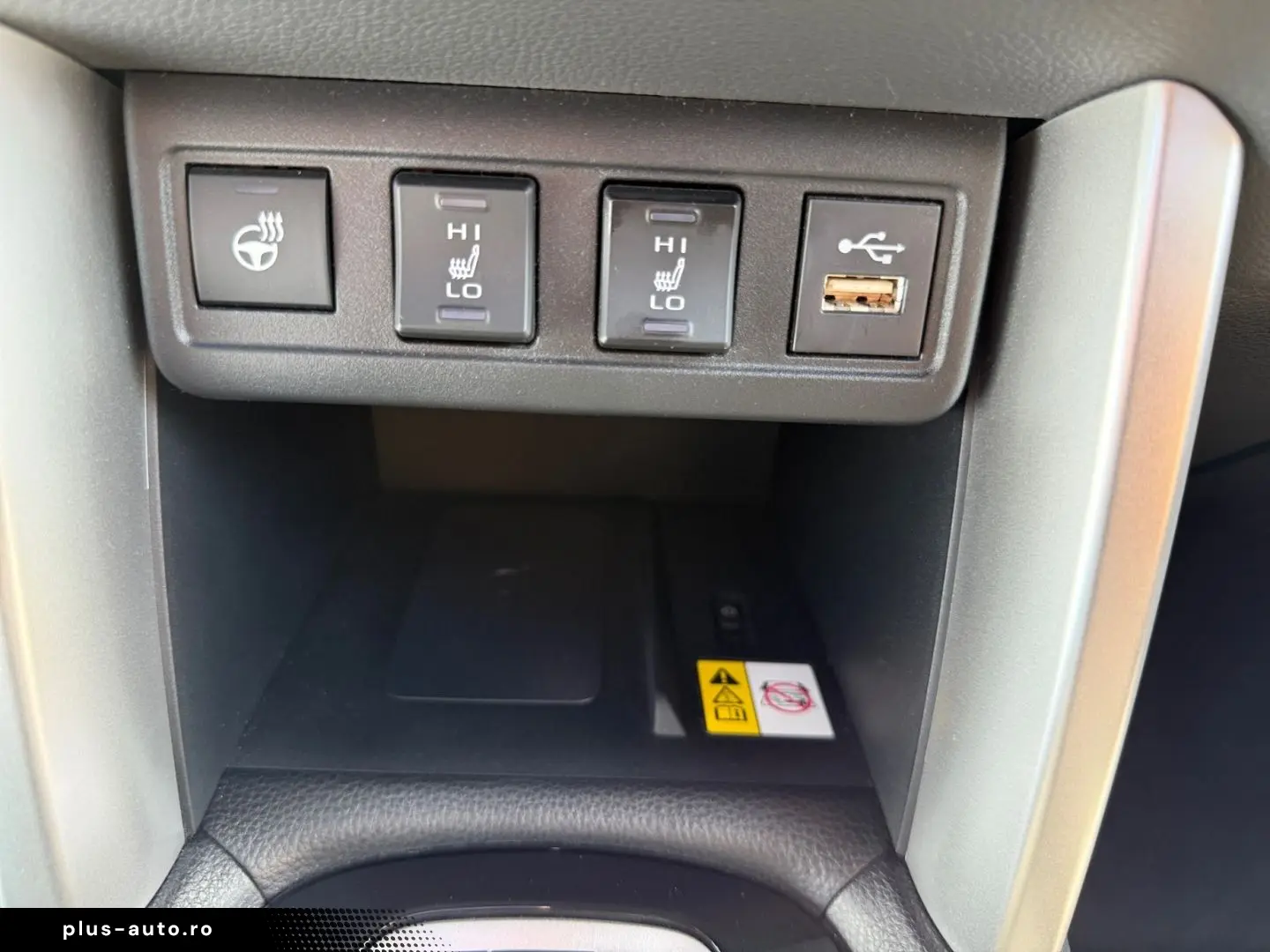 TOYOTA Corolla Cross 2.0 Hybrid AWD Lounge  Pano 360 JB