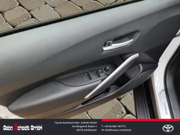 TOYOTA Corolla Cross Hybrid AWD Lounge 360 Grad Kamera