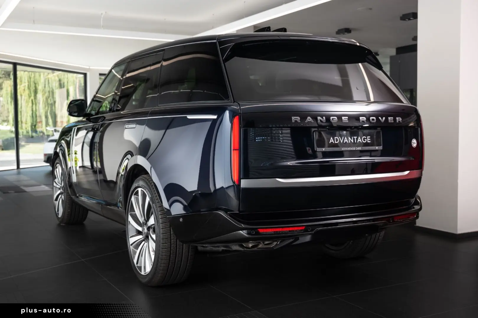 LAND ROVER Range Rover SV P615 Meridian 360 Massge Seats