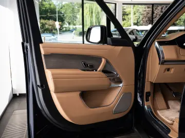 LAND ROVER Range Rover SV P615 Meridian 360 Massge Seats