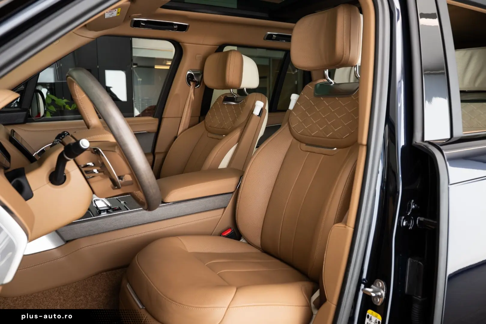 LAND ROVER Range Rover SV P615 Meridian 360 Massge Seats