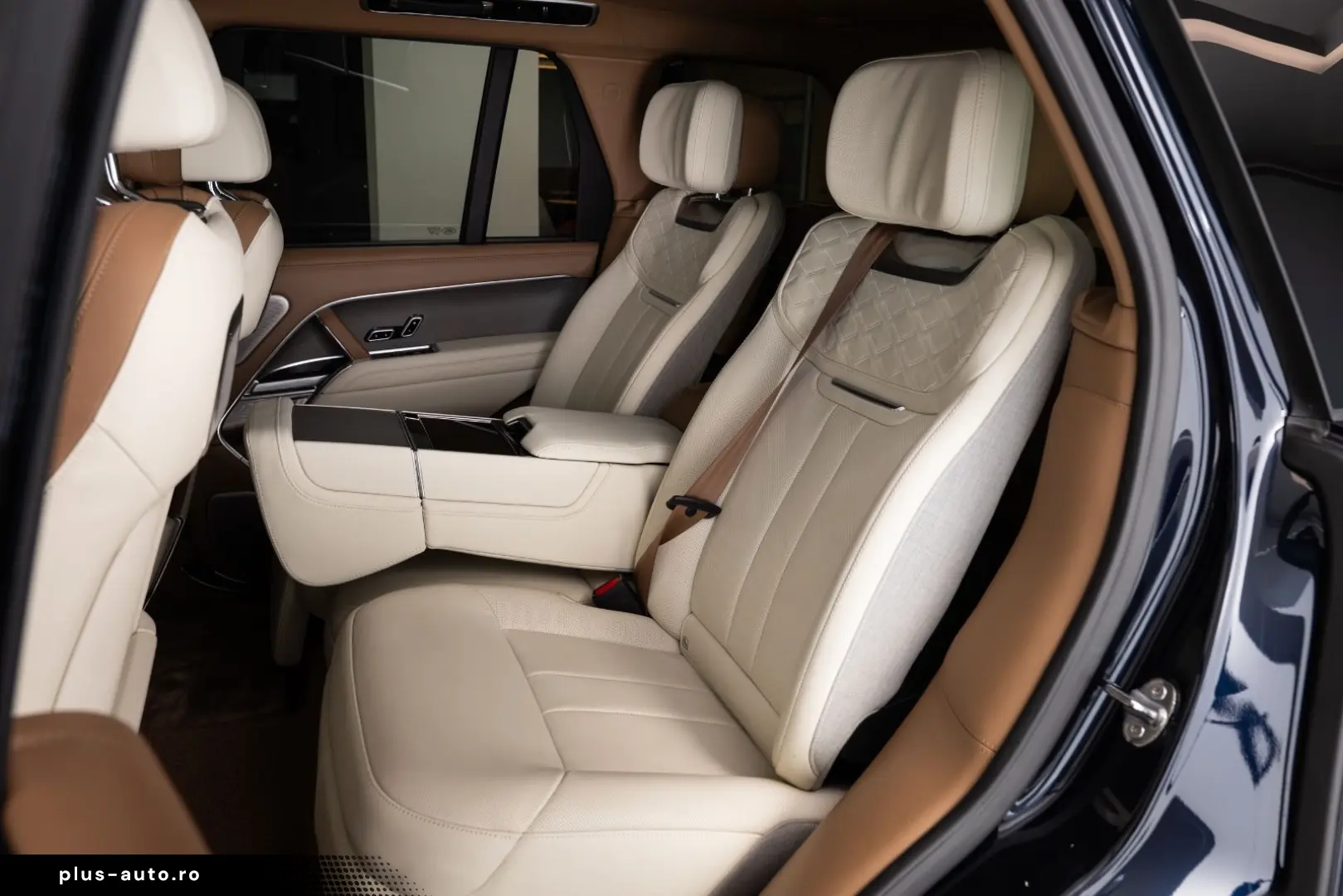 LAND ROVER Range Rover SV P615 Meridian 360 Massge Seats