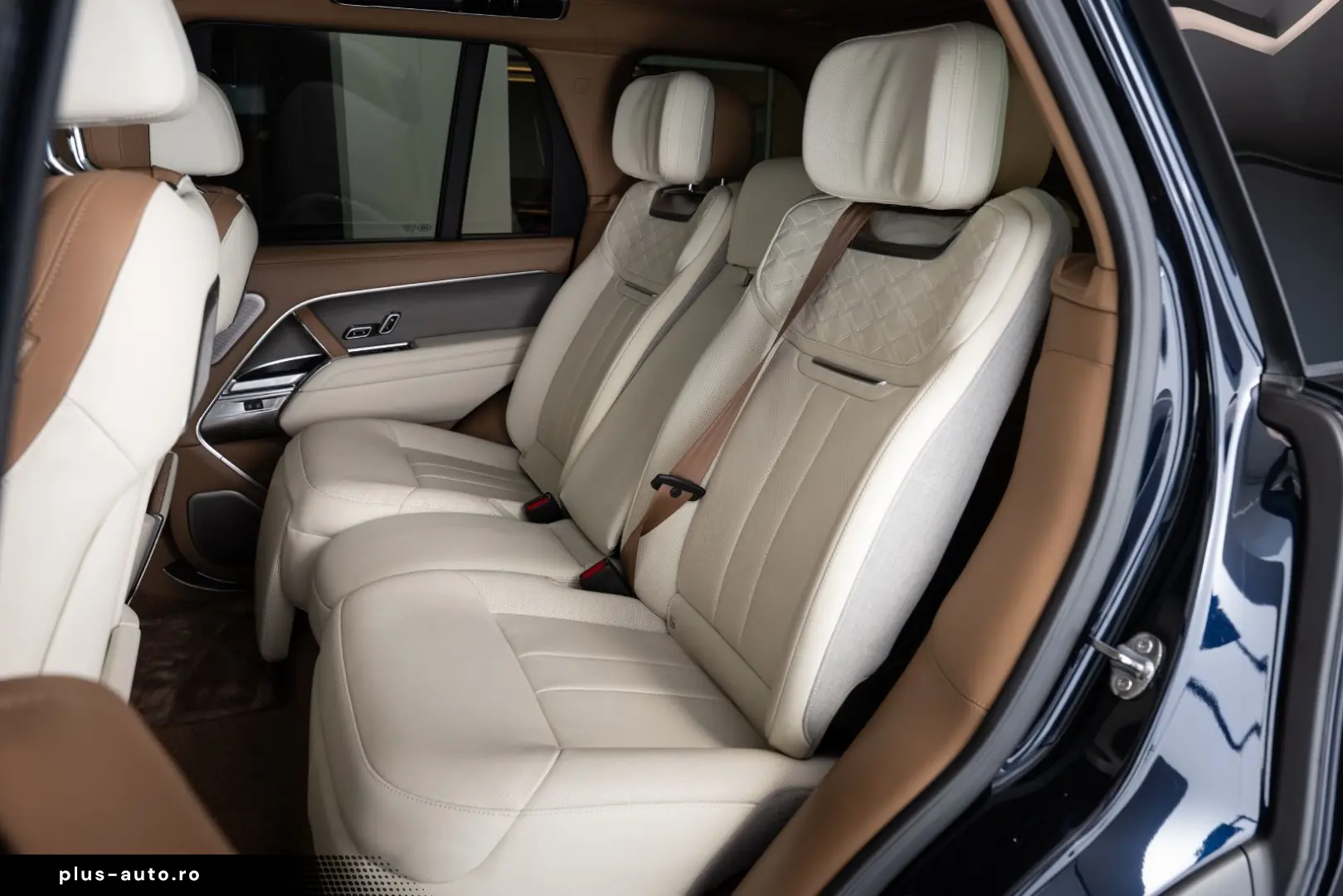 LAND ROVER Range Rover SV P615 Meridian 360 Massge Seats