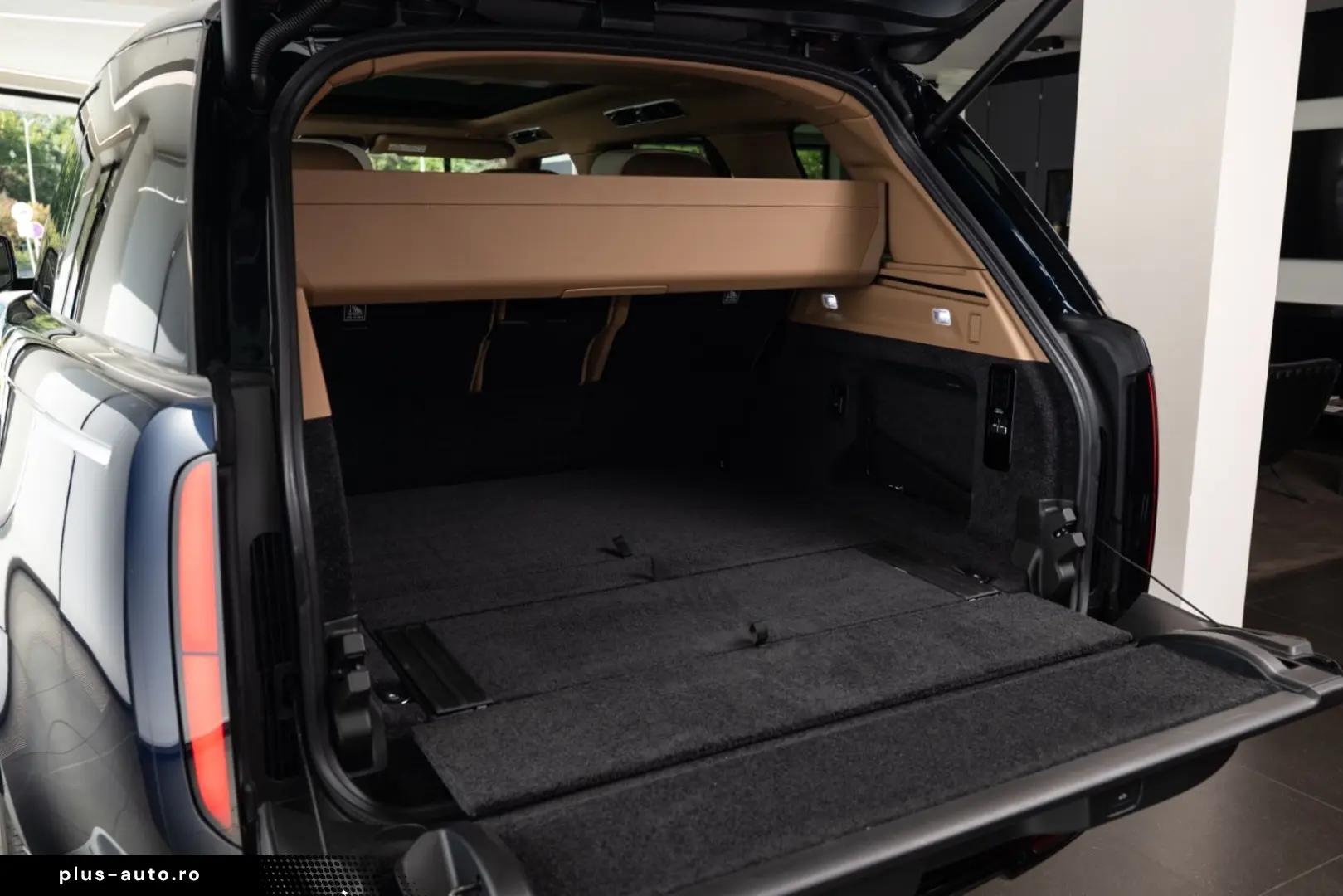 LAND ROVER Range Rover SV P615 Meridian 360 Massge Seats