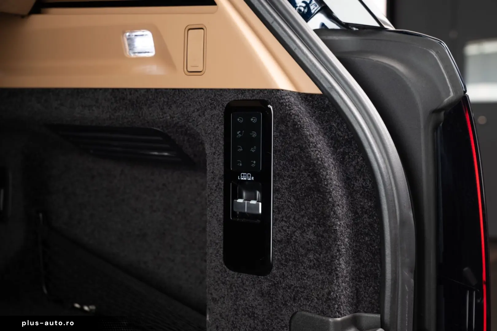 LAND ROVER Range Rover SV P615 Meridian 360 Massge Seats
