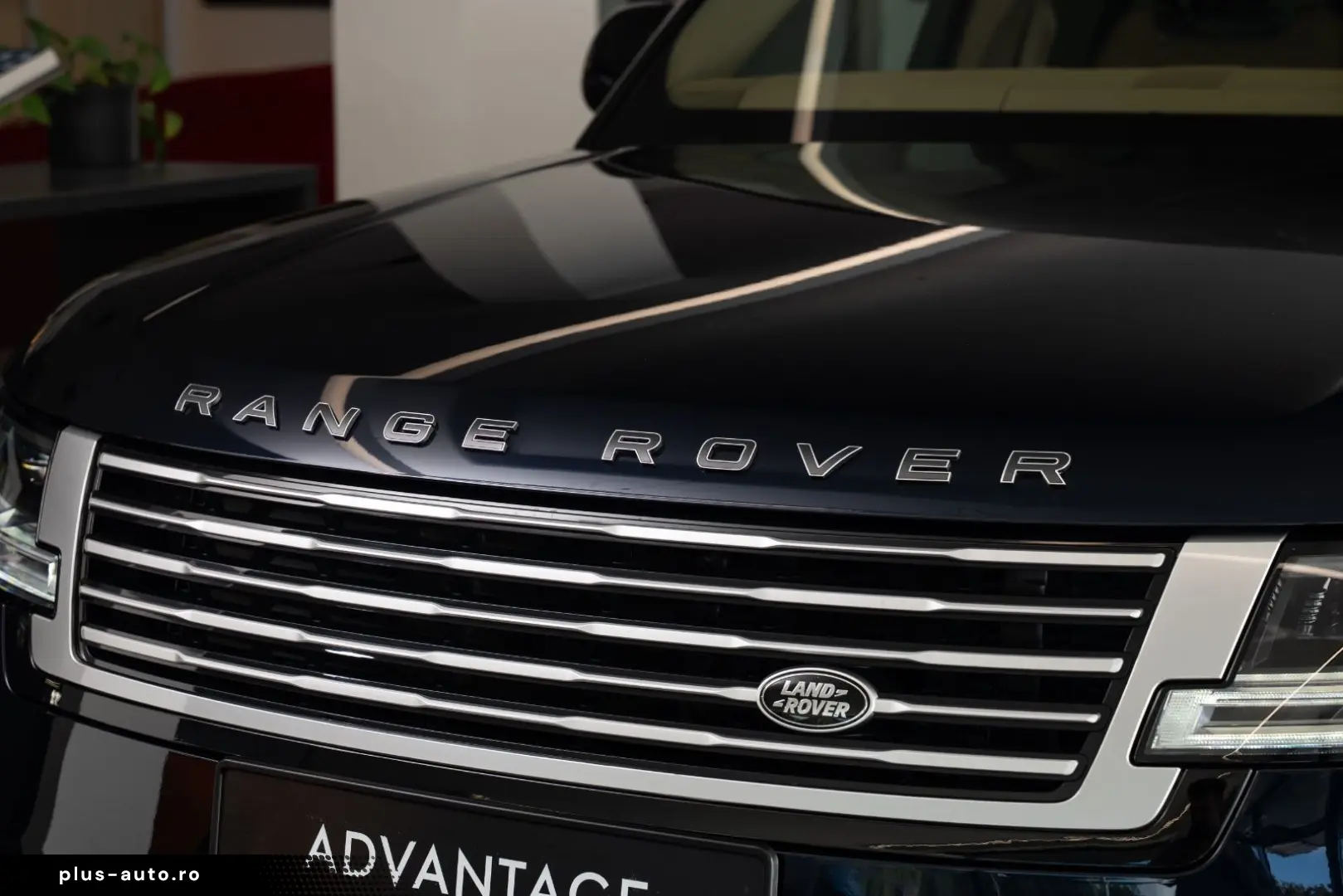 LAND ROVER Range Rover SV P615 Meridian 360 Massge Seats