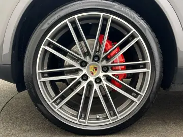 PORSCHE Cayenne Panorama LED AHK Leder Sitzhzg. Navi