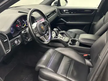 PORSCHE Cayenne Panorama LED AHK Leder Sitzhzg. Navi