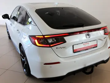 HONDA Civic Lim. 5-trg. e HEV Advance AZV Pano Bose
