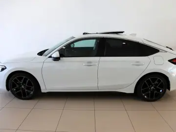 HONDA Civic Lim. 5-trg. e HEV Advance AZV Pano Bose