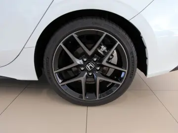 HONDA Civic Lim. 5-trg. e HEV Advance AZV Pano Bose