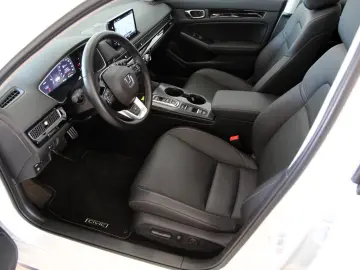 HONDA Civic Lim. 5-trg. e HEV Advance AZV Pano Bose