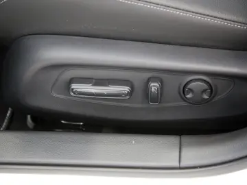 HONDA Civic Lim. 5-trg. e HEV Advance AZV Pano Bose
