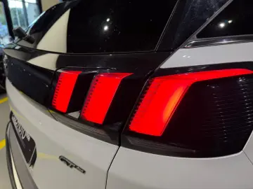 Peugeot 3008 BlueHDi 180 Stop & Start EAT8 GT