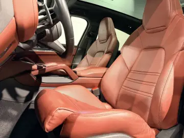 PORSCHE Cayenne Coupe Turbo E-Hybrid
