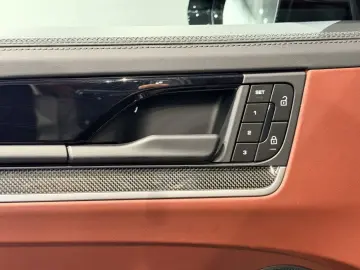 PORSCHE Cayenne Coupe Turbo E-Hybrid