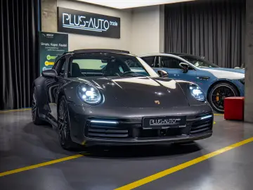 Porsche 911 Carrera 4