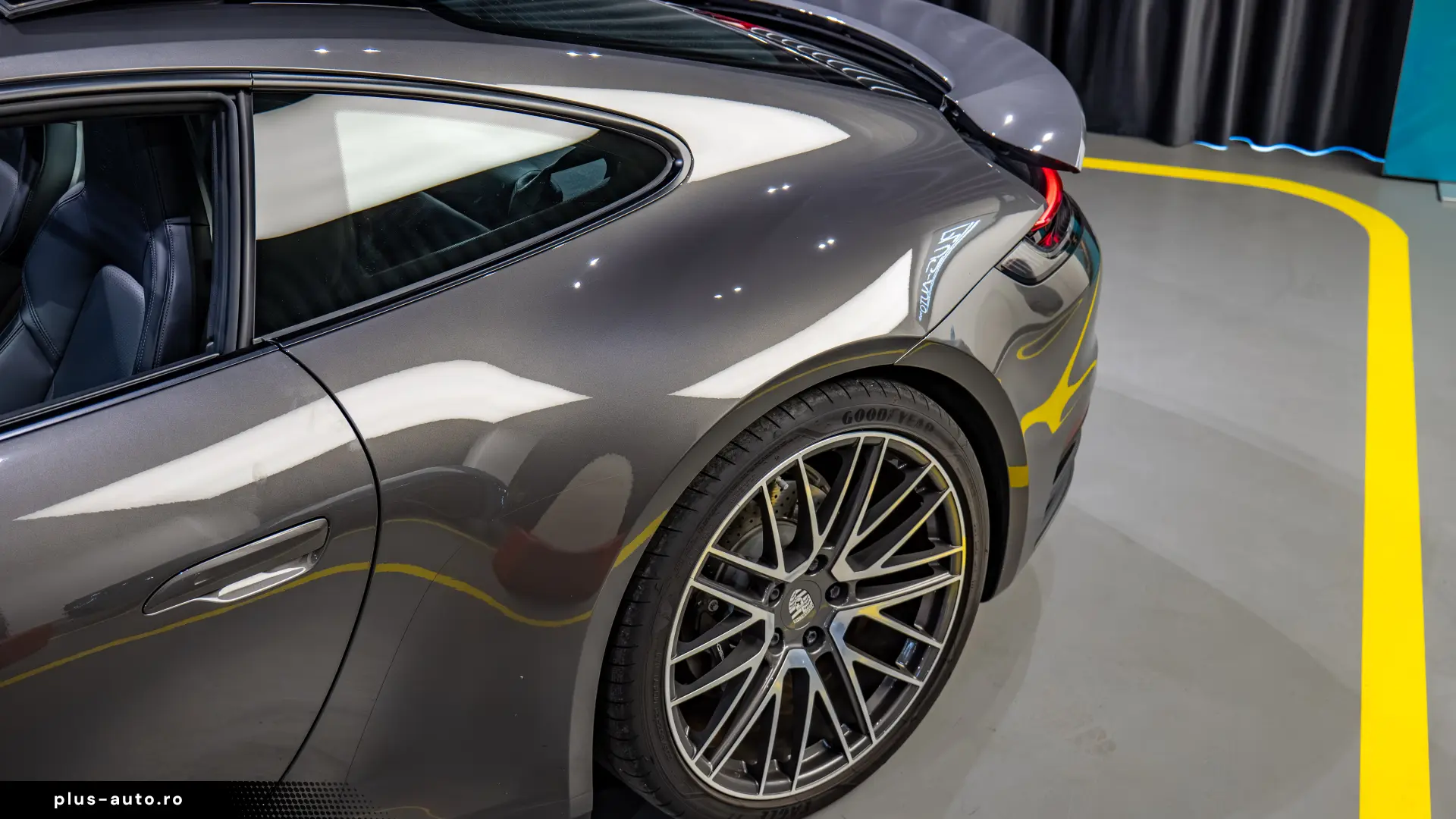 Porsche 911 Carrera 4