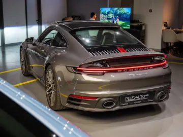 Porsche 911 Carrera 4
