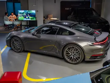 Porsche 911 Carrera 4