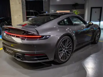 Porsche 911 Carrera 4