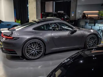 Porsche 911 Carrera 4