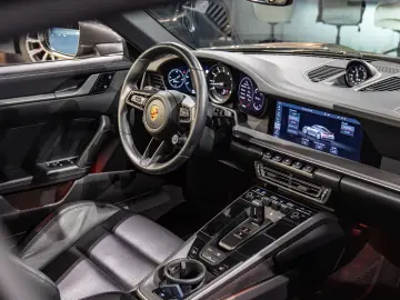 Porsche 911 Carrera 4