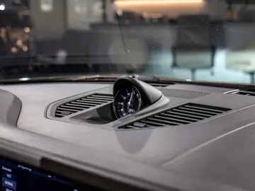 Porsche 911 Carrera 4