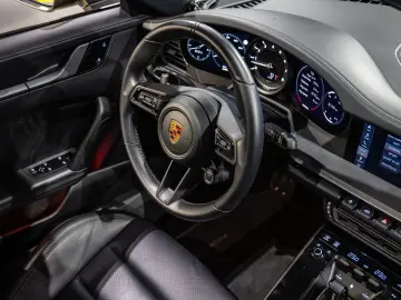 Porsche 911 Carrera 4
