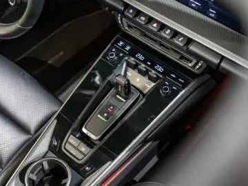 Porsche 911 Carrera 4