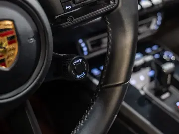 Porsche 911 Carrera 4